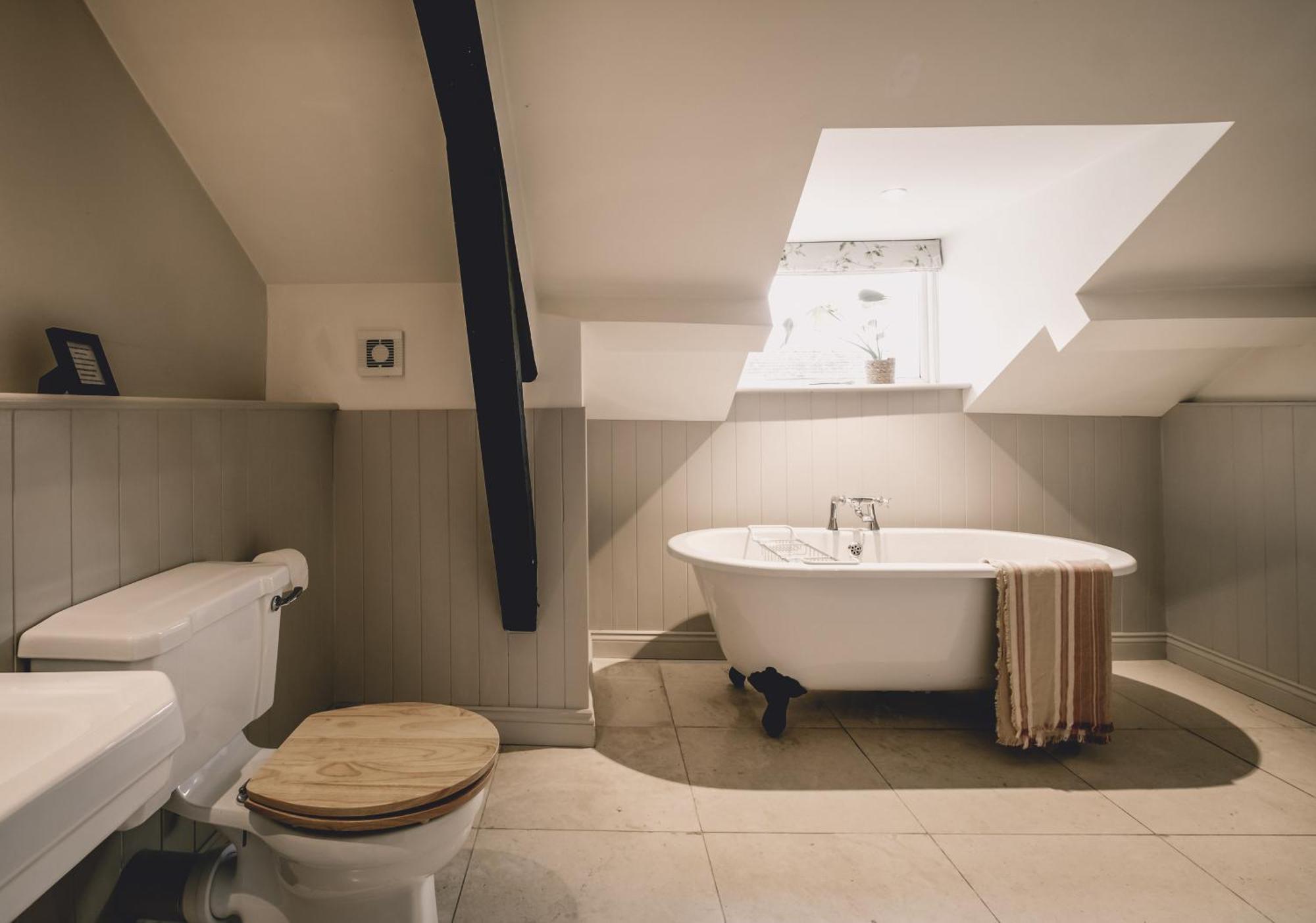 The Hare & Hounds Inn Bowland Bridge Exteriér fotografie