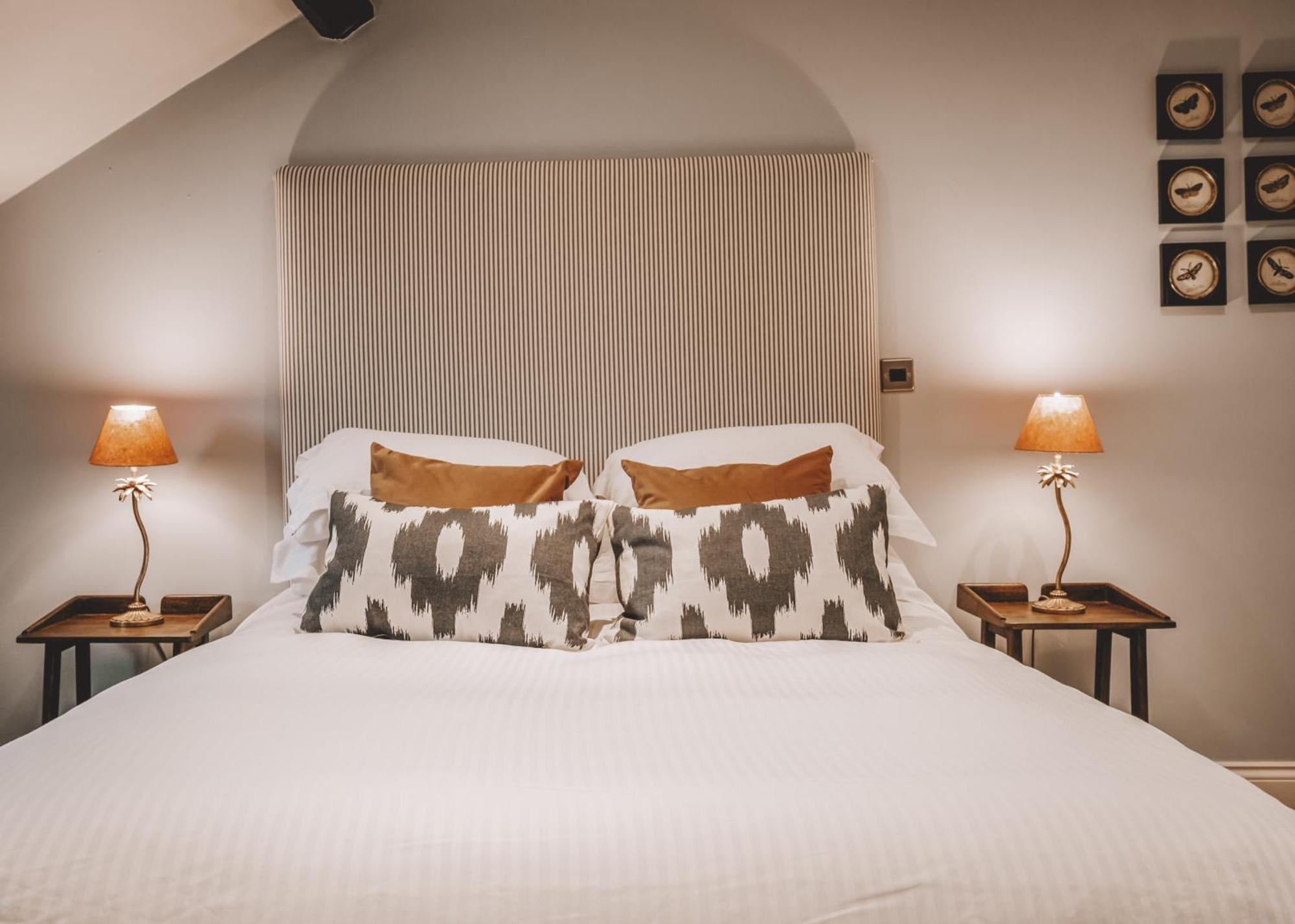 The Hare & Hounds Inn Bowland Bridge Exteriér fotografie