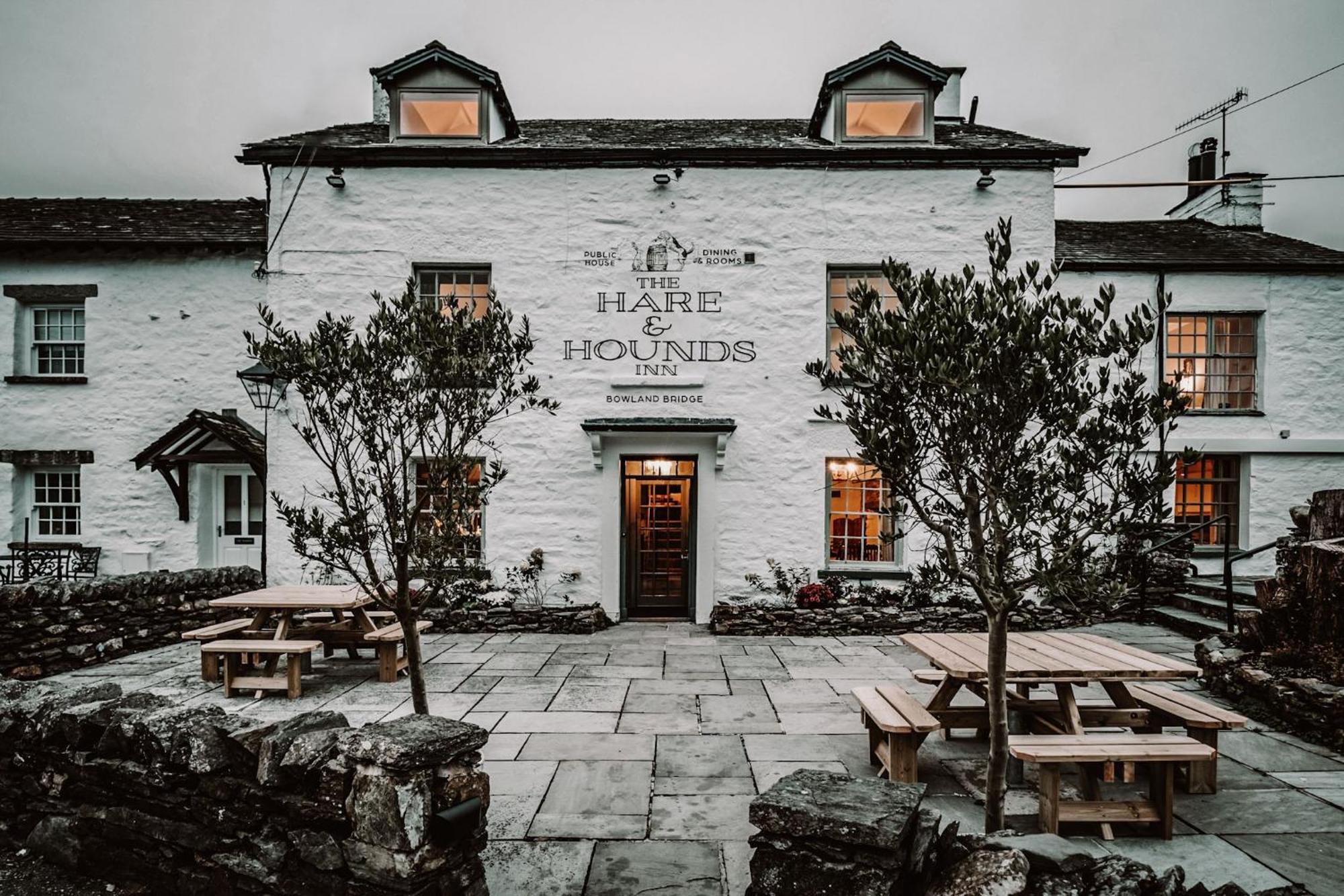 The Hare & Hounds Inn Bowland Bridge Exteriér fotografie